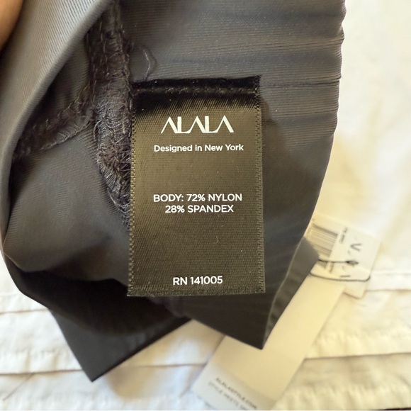 ALALW Women's Black and Pink Sports Bra Size XL - Picture 5 of 5